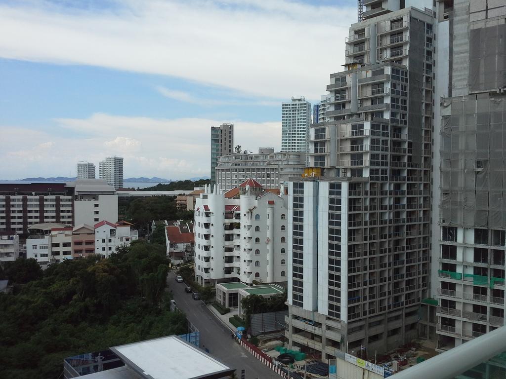 舒适海滩景公寓 芭達亞 外观 照片