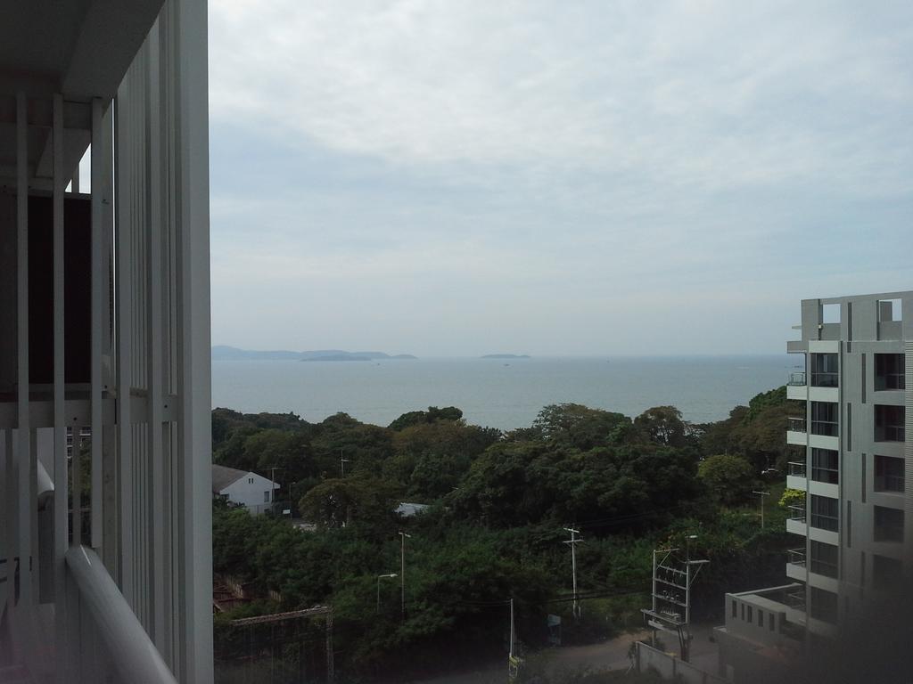 舒适海滩景公寓 芭達亞 外观 照片